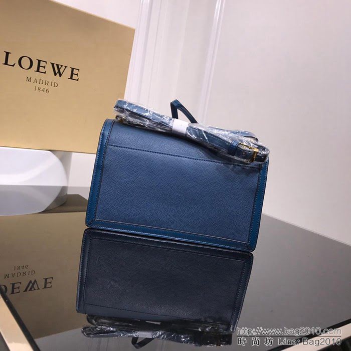 LOEWE羅意威 原單品質 Barcelona三角包 0158 最新概念款 小牛皮荔枝紋 肩背斜挎包  jdl1187